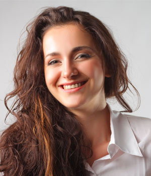 سارة-منصور-مديرة-متجر-جلامور-بيوتي-0-sarah-mansour-manager-at-glamour-beauty-store-0