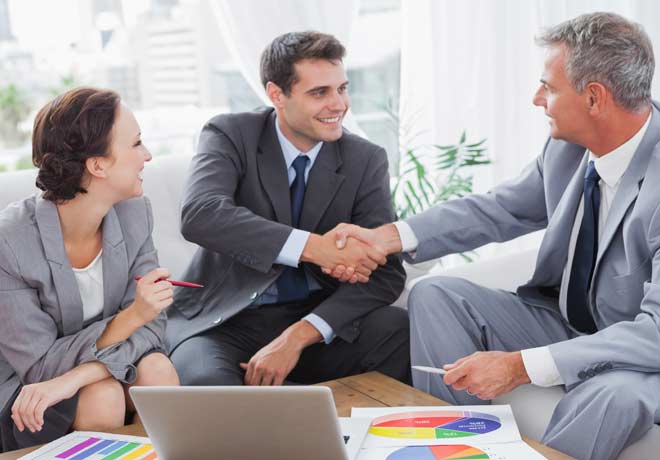 توقيع عقد شراكة مع مجمع تجاري كبير